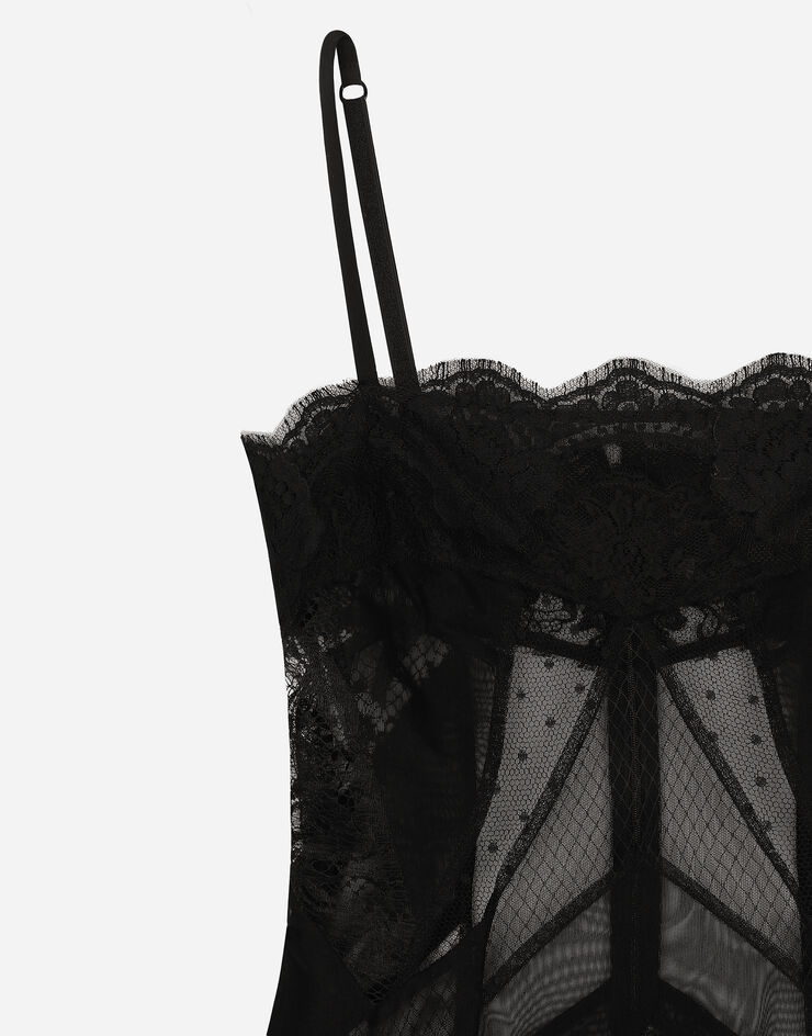 Dolce & Gabbana Robe combinette mi-longue en tulle, résille et dentelle Noir F6JBVTGDCER