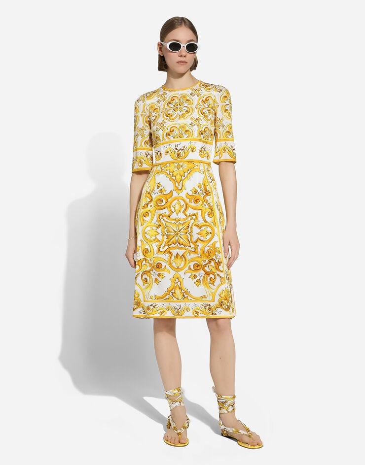 Dolce & Gabbana Vestido midi en charmeuse de seda con estampado Maiolica Imprima F6ADSTHPABL