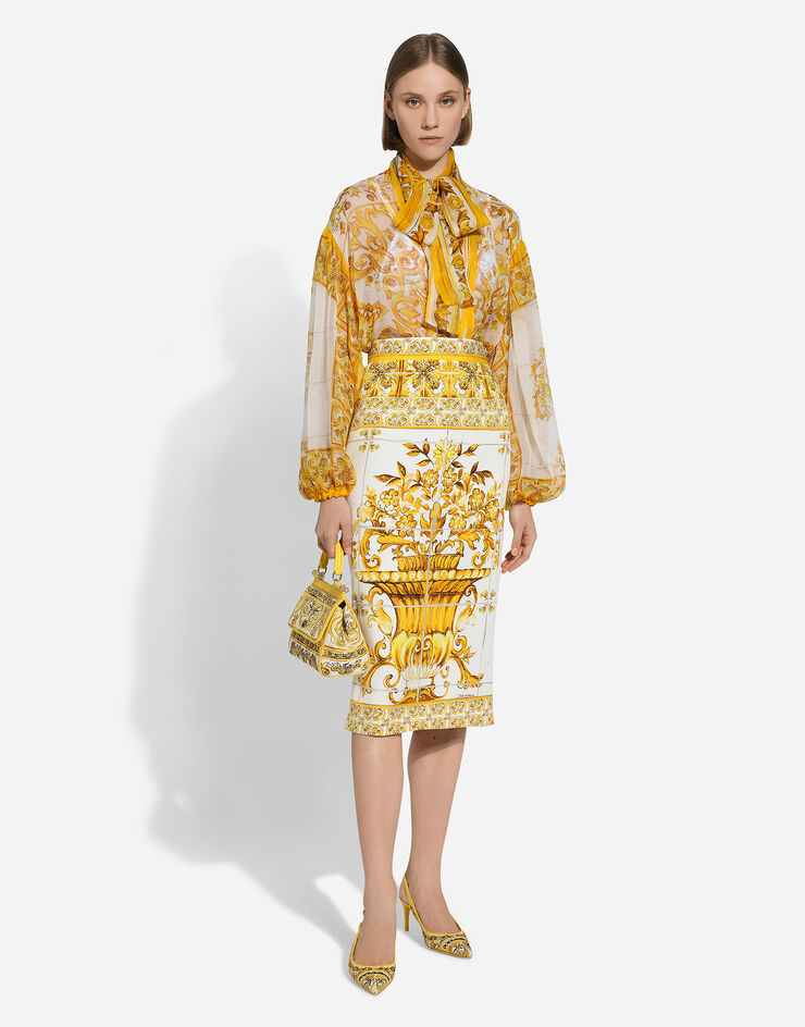 Dolce & Gabbana Camisa con lazo de chifón con estampado Maiolica Imprima F5P73THI1L9