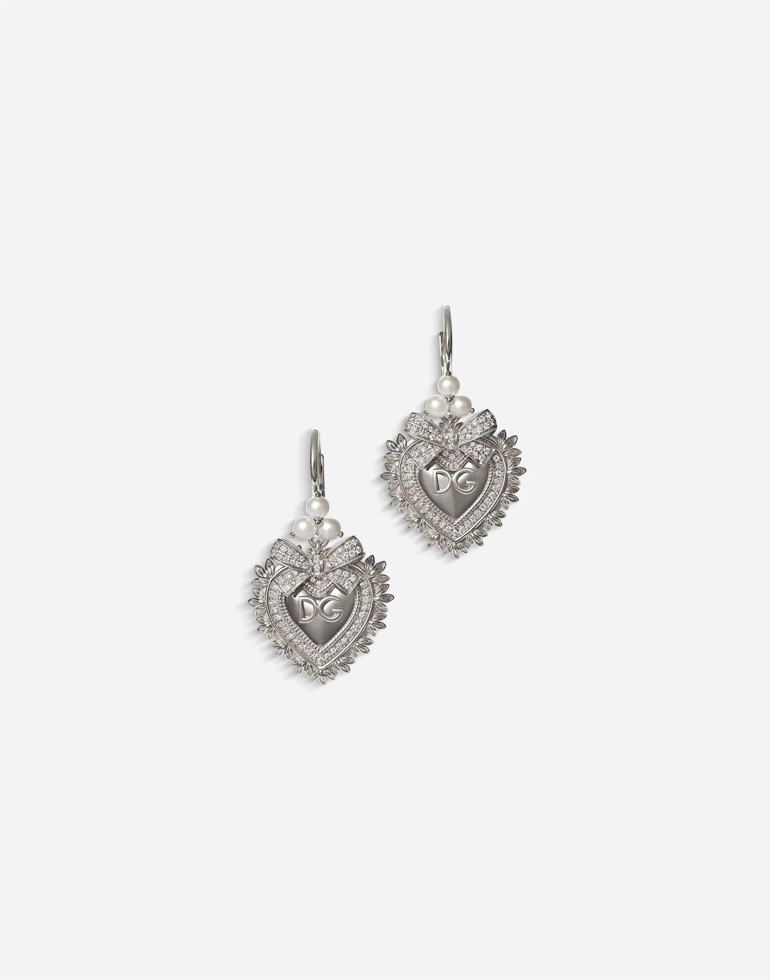 ${brand} Devotion earrings in white gold with diamonds and pearls ${colorDescription} ${masterID}