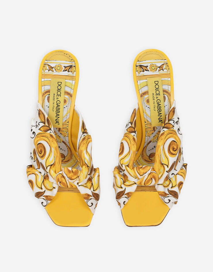 Dolce & Gabbana Sandalia DG Pop en sarga de seda estampada Amarillo CR1601AT850