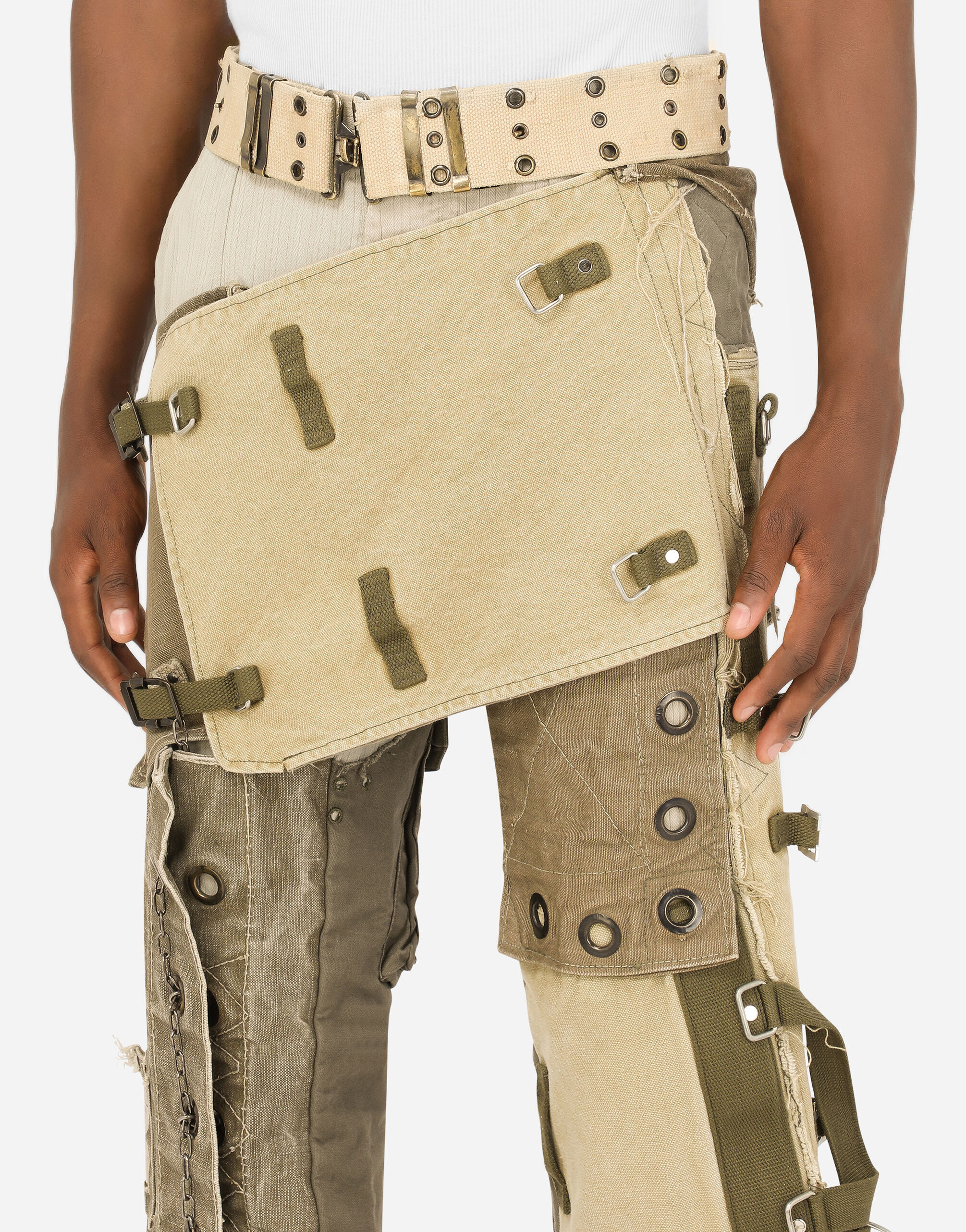 Cargo pants with vintage appliqués