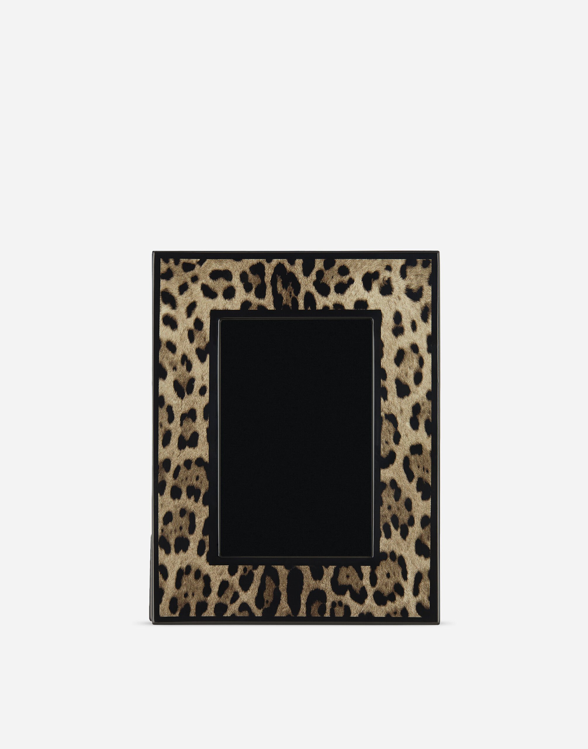 ${brand} Lacquered Wood Frame ${colorDescription} ${masterID}