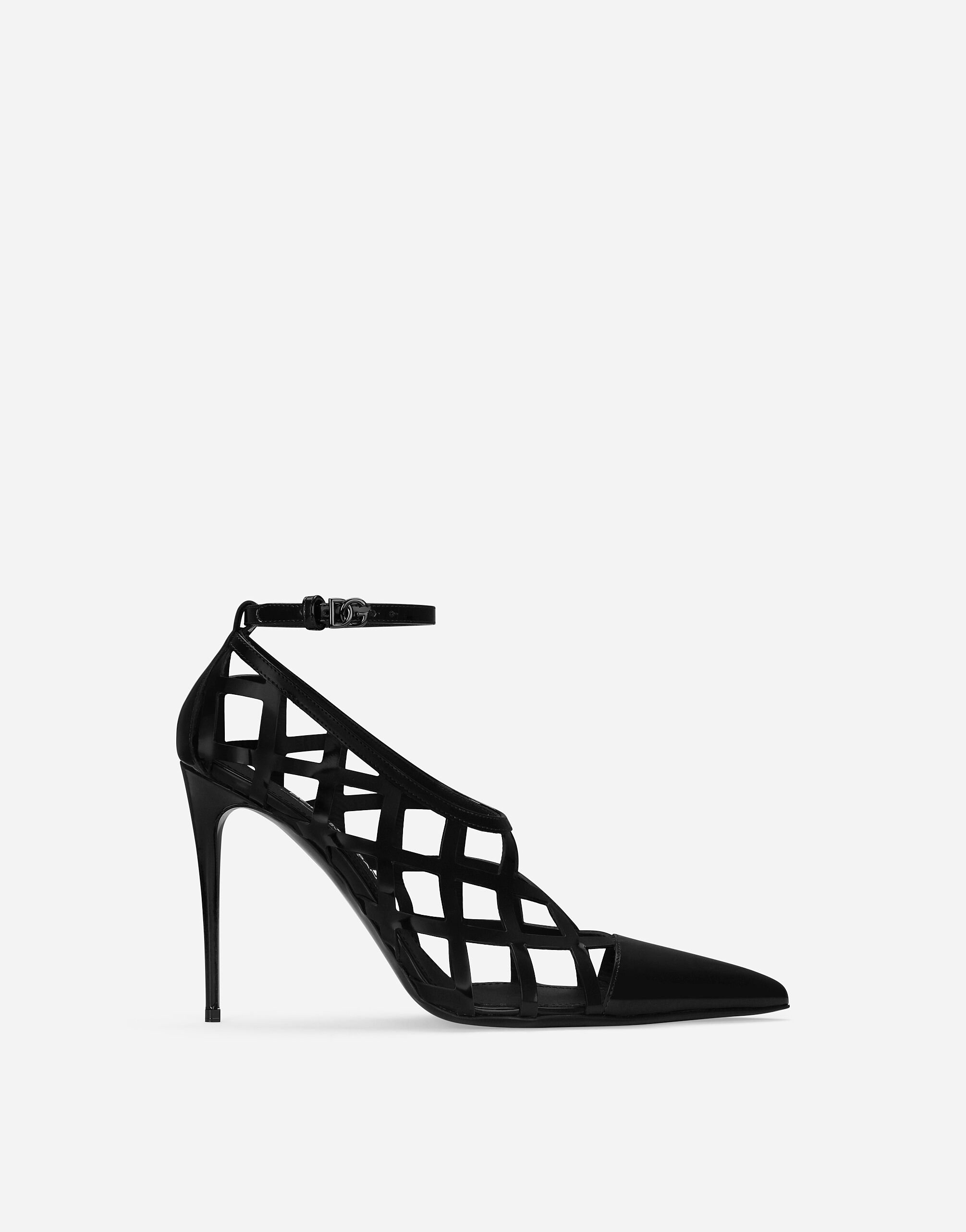 ${brand} Pumps aus glänzendem Kalbsleder ${colorDescription} ${masterID}