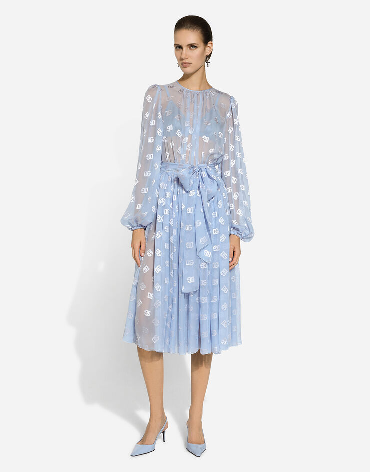 Dolce & Gabbana Robe mi-longue en soie jacquard dévorée à logo DG Bleu Ciel F6AOJTFJTBR