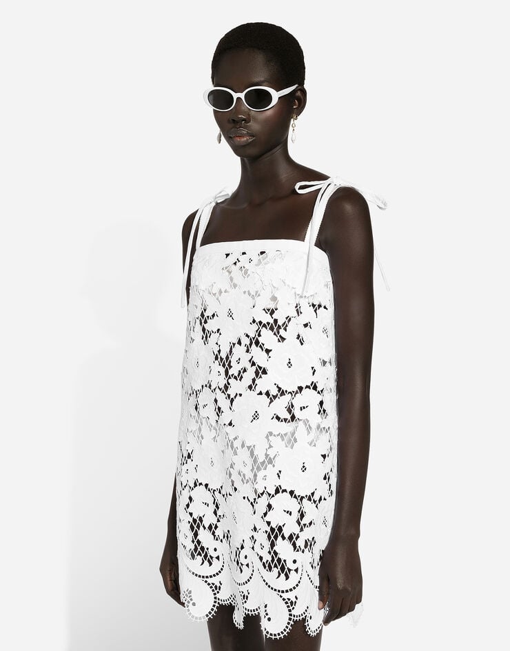 Dolce & Gabbana Мини-платье из хлопка с цветочной вышивкой ришелье белый F6JIBZFG6AD