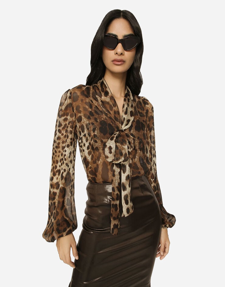 Dolce&Gabbana Рубашка из шифона с леопардовым принтом и воротником-лентой леопардовым принтом F5N70TIS1MN