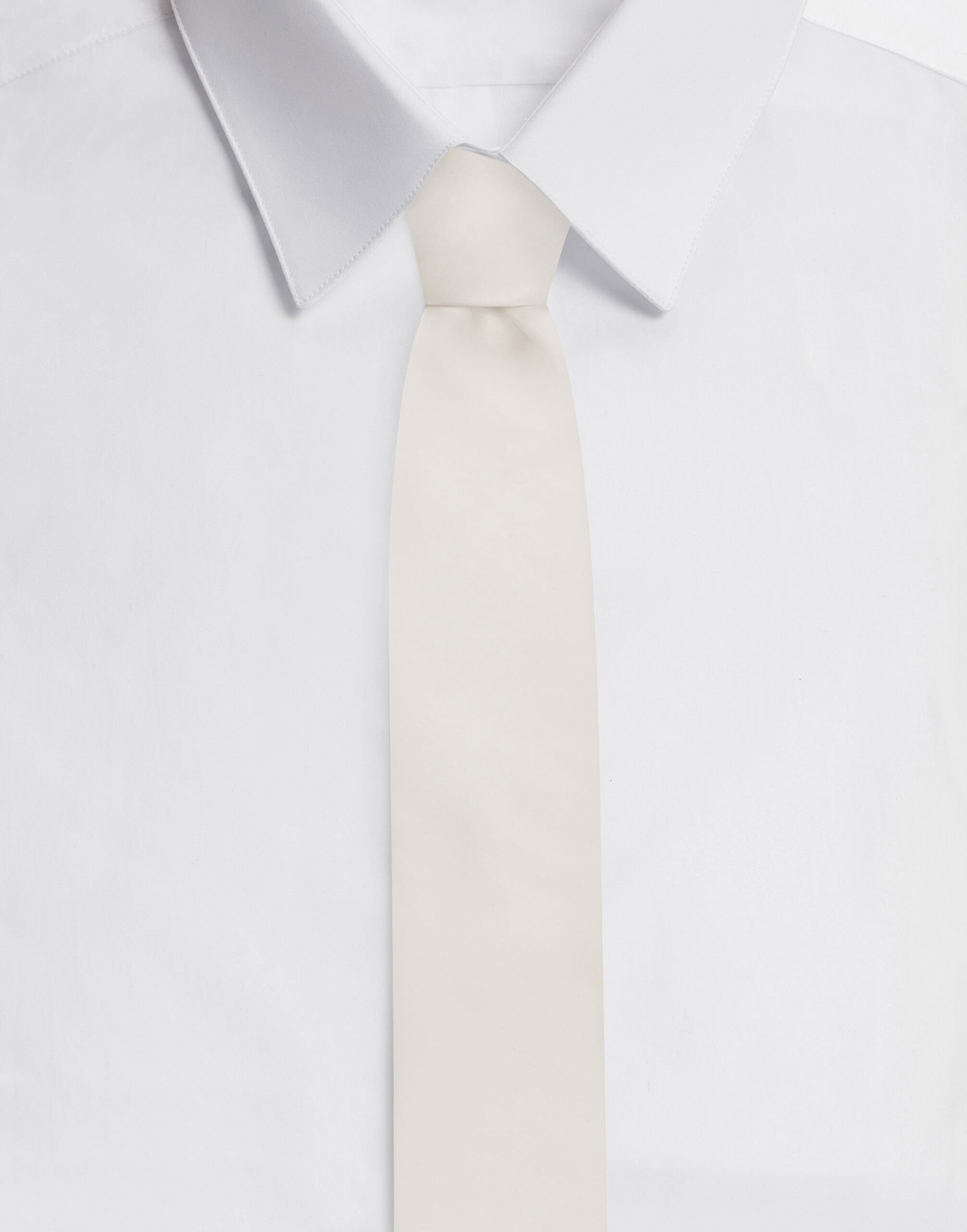 Dolce & Gabbana ربطة عنق حريرية بعرض 6 سم وتطريز شعار DG أبيض GT147EG0UBU