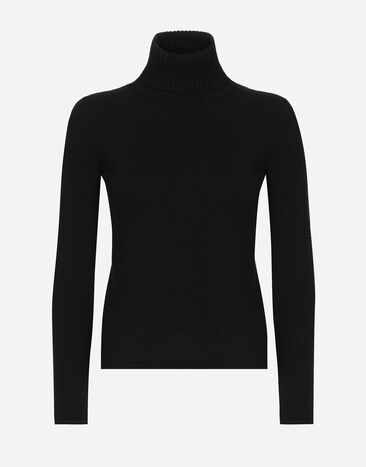 ${brand} Cashmere turtle-neck sweater ${colorDescription} ${masterID}