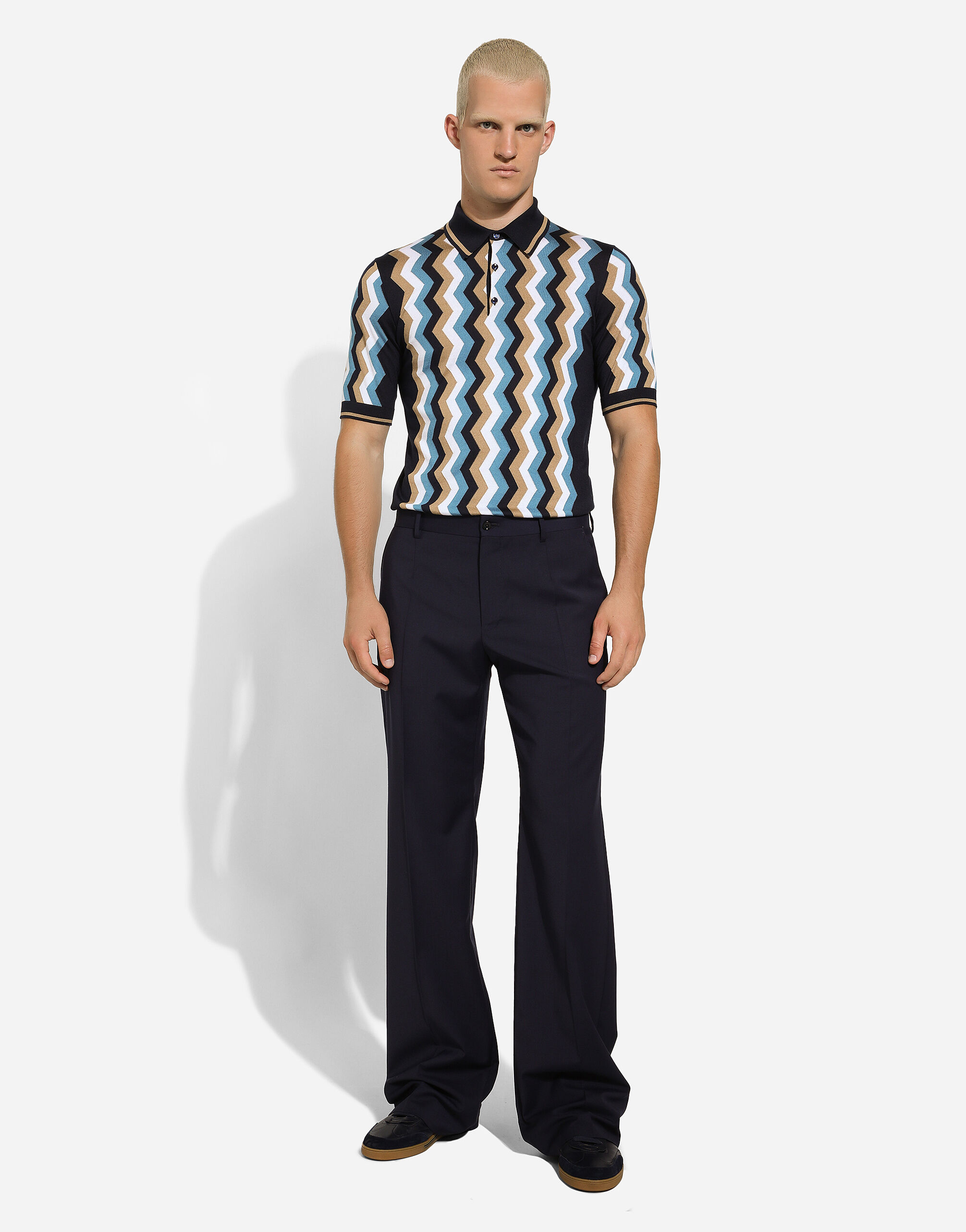 Short-sleeved polo-shirt with zig-zag inlay