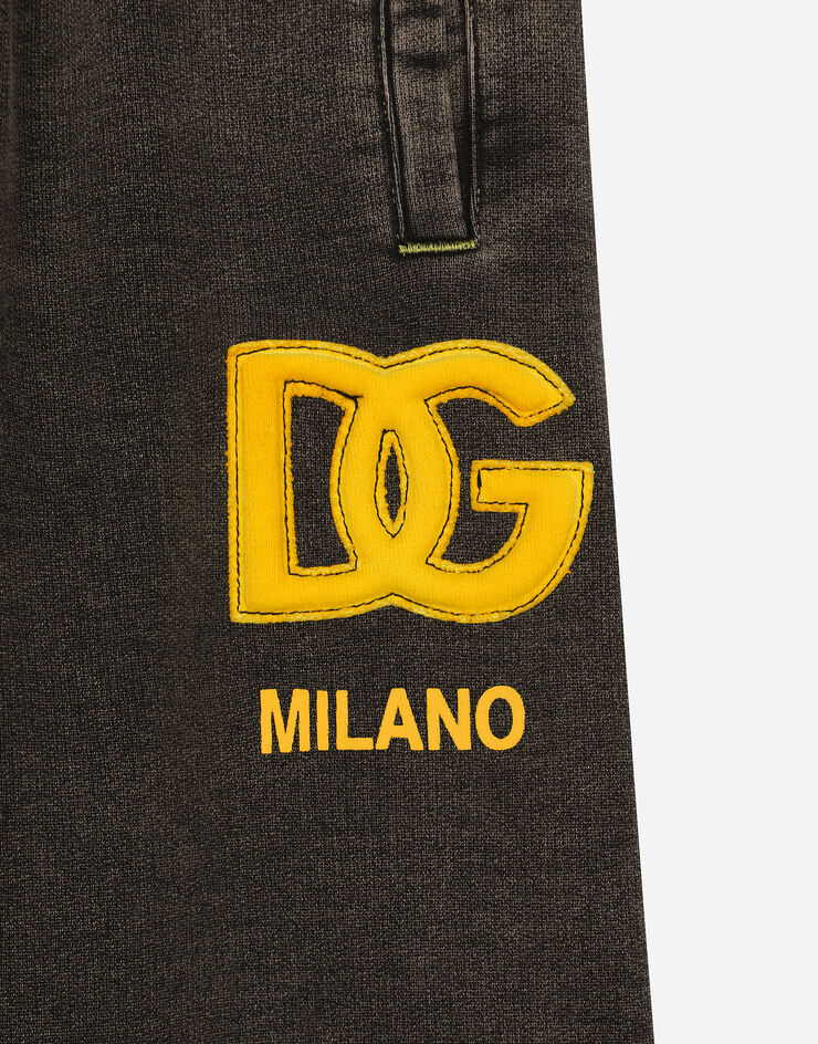 Dolce & Gabbana Jogginghose aus Jersey in gewaschener Optik mit DG-Logo Schwarz L4JPBXG7N3Z