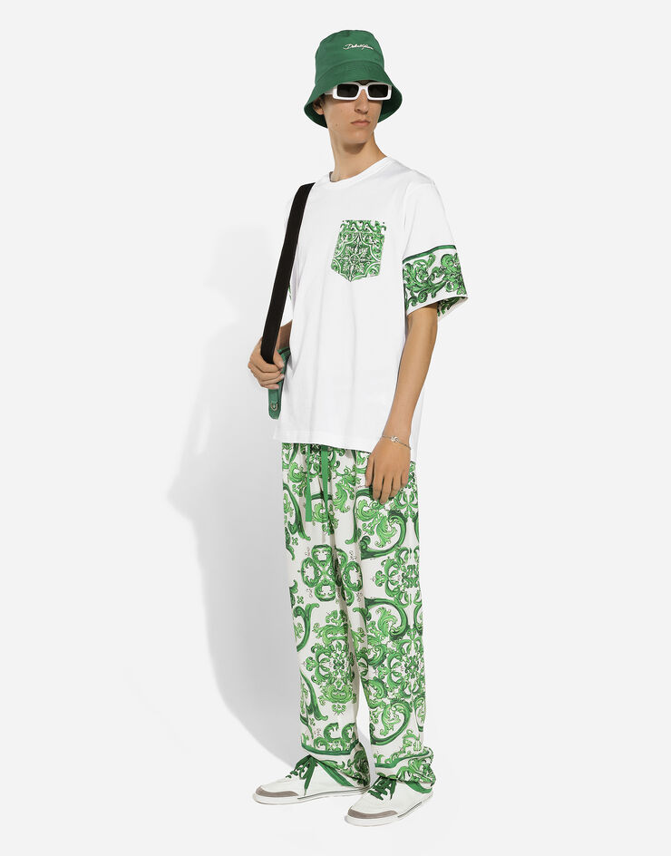 Dolce & Gabbana T-Shirt aus Baumwolle mit Brusttasche im Majolika-Print Weiss G8SB2TG7NUN