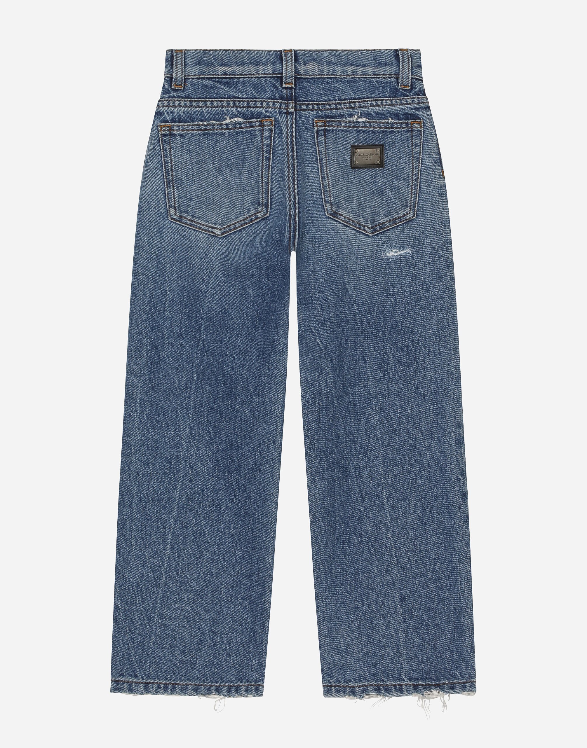ブルーのボーイズ 5-pocket treated denim jeans with logo tag 