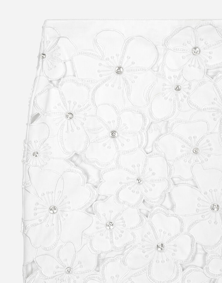 Dolce & Gabbana Mini-jupe en coton avec broderie florale et strass décoratifs Blanc F4CC8ZGDCKA