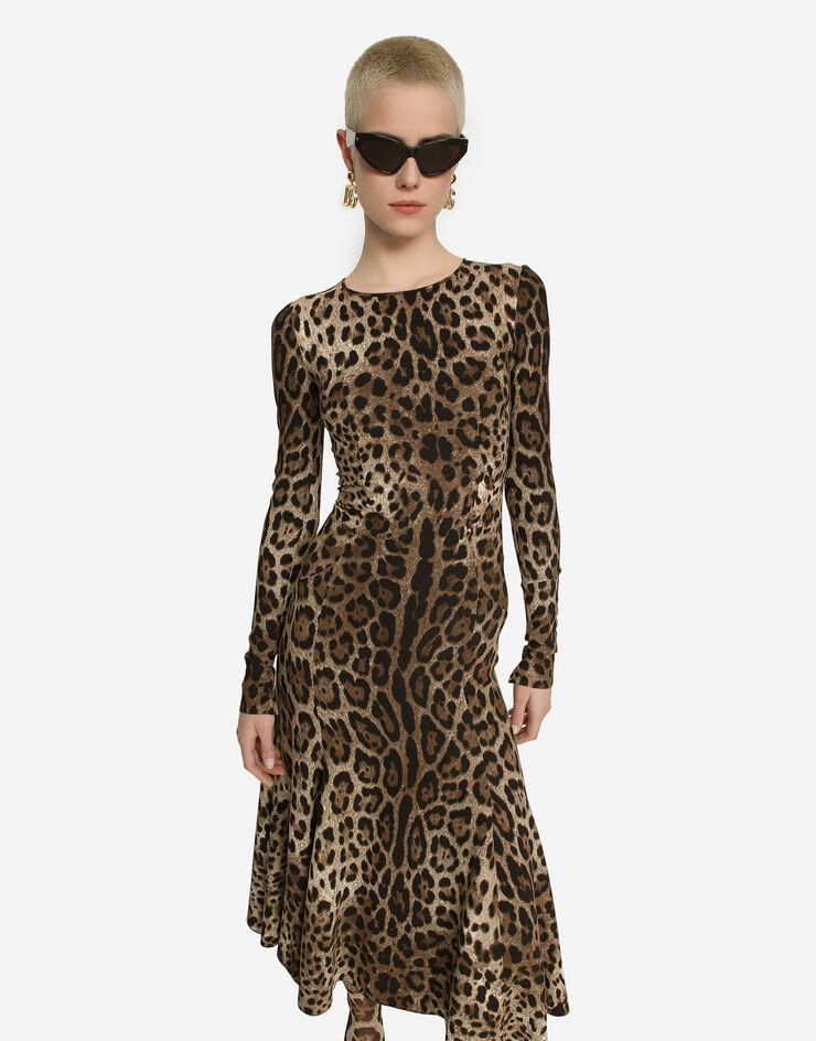 Dolce & Gabbana Longuette-Kleid aus Cady Leoprint Animal-Print F6AUVTFSRKI