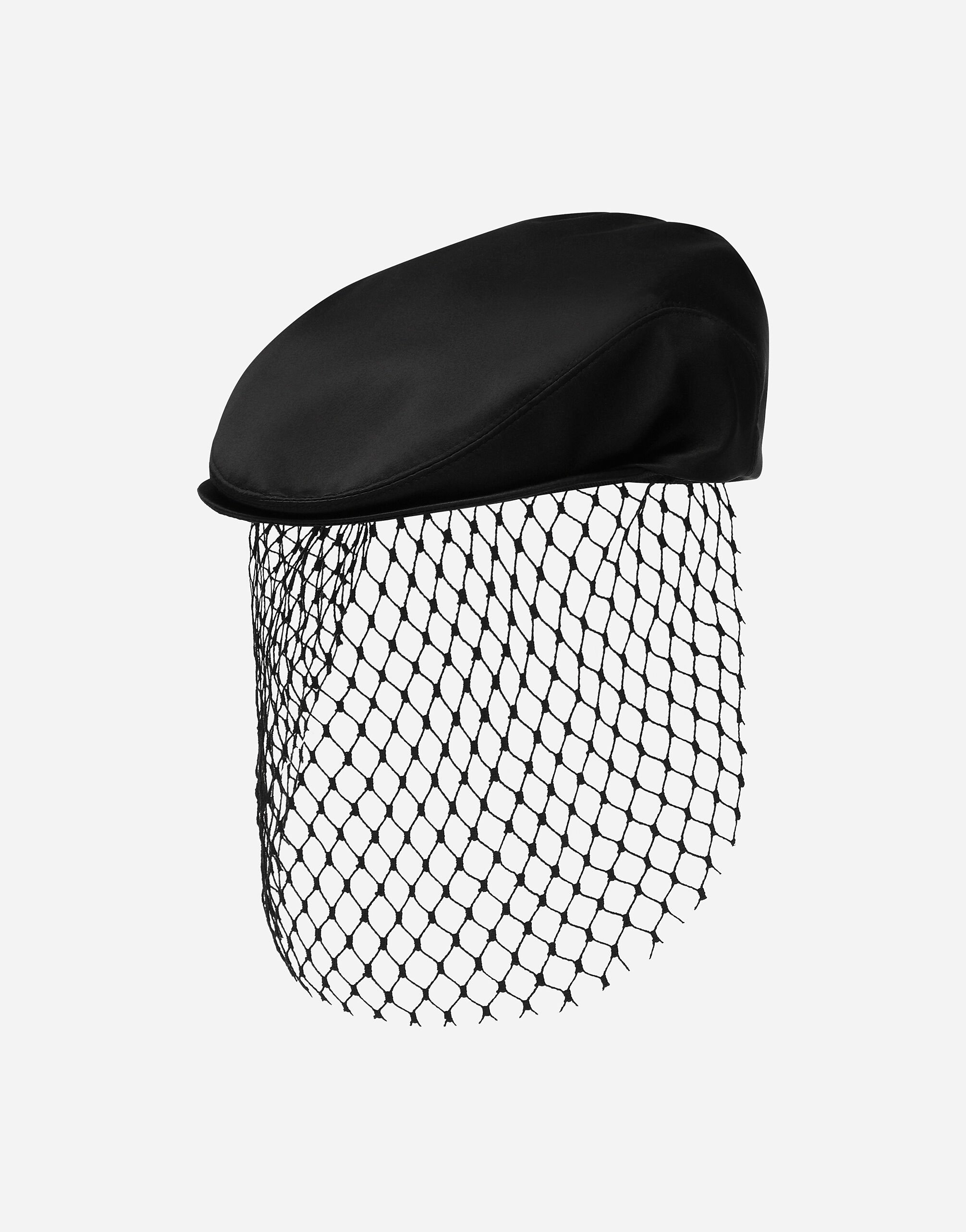 ${brand} Casquette plate en satin de soie avec voile ${colorDescription} ${masterID}