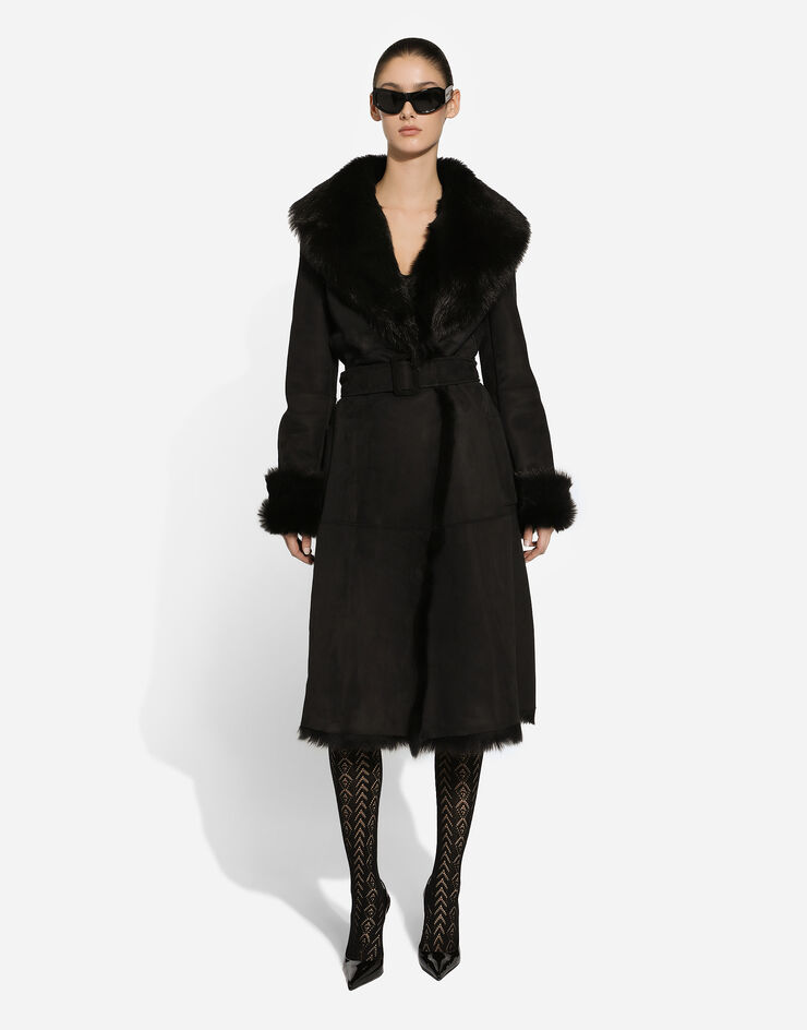 Dolce & Gabbana Cappotto in montone di agnello rovesciato con cintura Nero F0E2SLFUP87