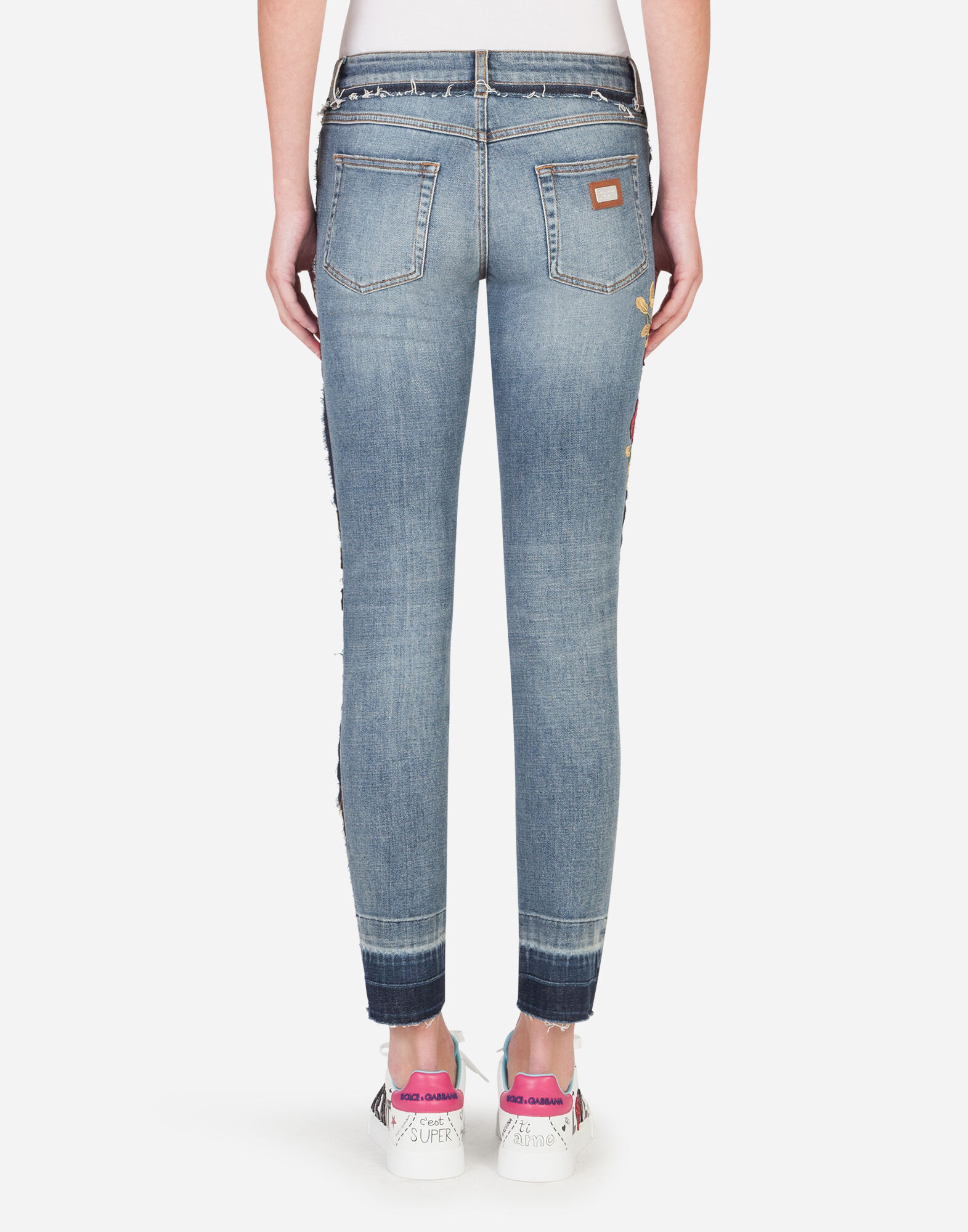 Denim jeans with patch embellishment