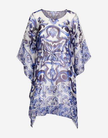 ${brand} Kurzer Kaftan aus Chiffon Majolika-Print ${colorDescription} ${masterID}