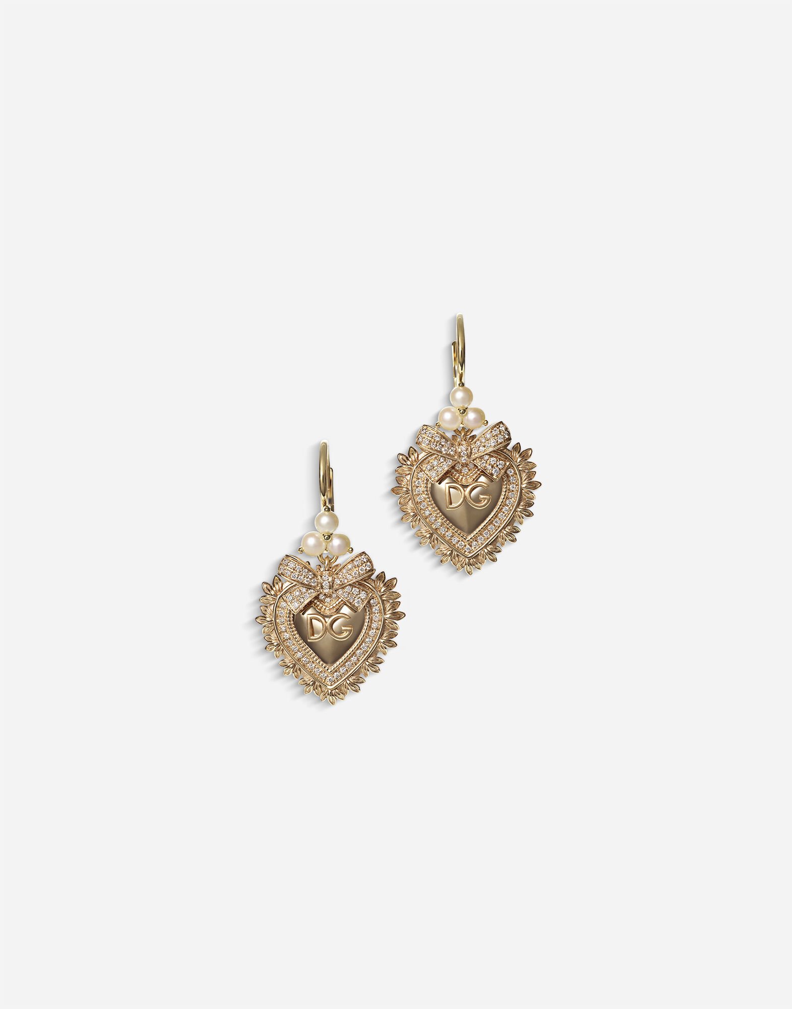 ${brand} Devotion earrings in yellow gold with diamonds and pearls ${colorDescription} ${masterID}