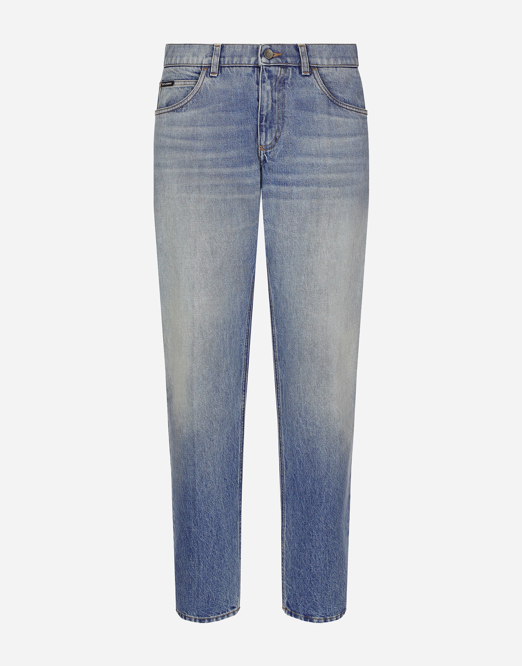 ${brand} Vaqueros regular de denim ${colorDescription} ${masterID}