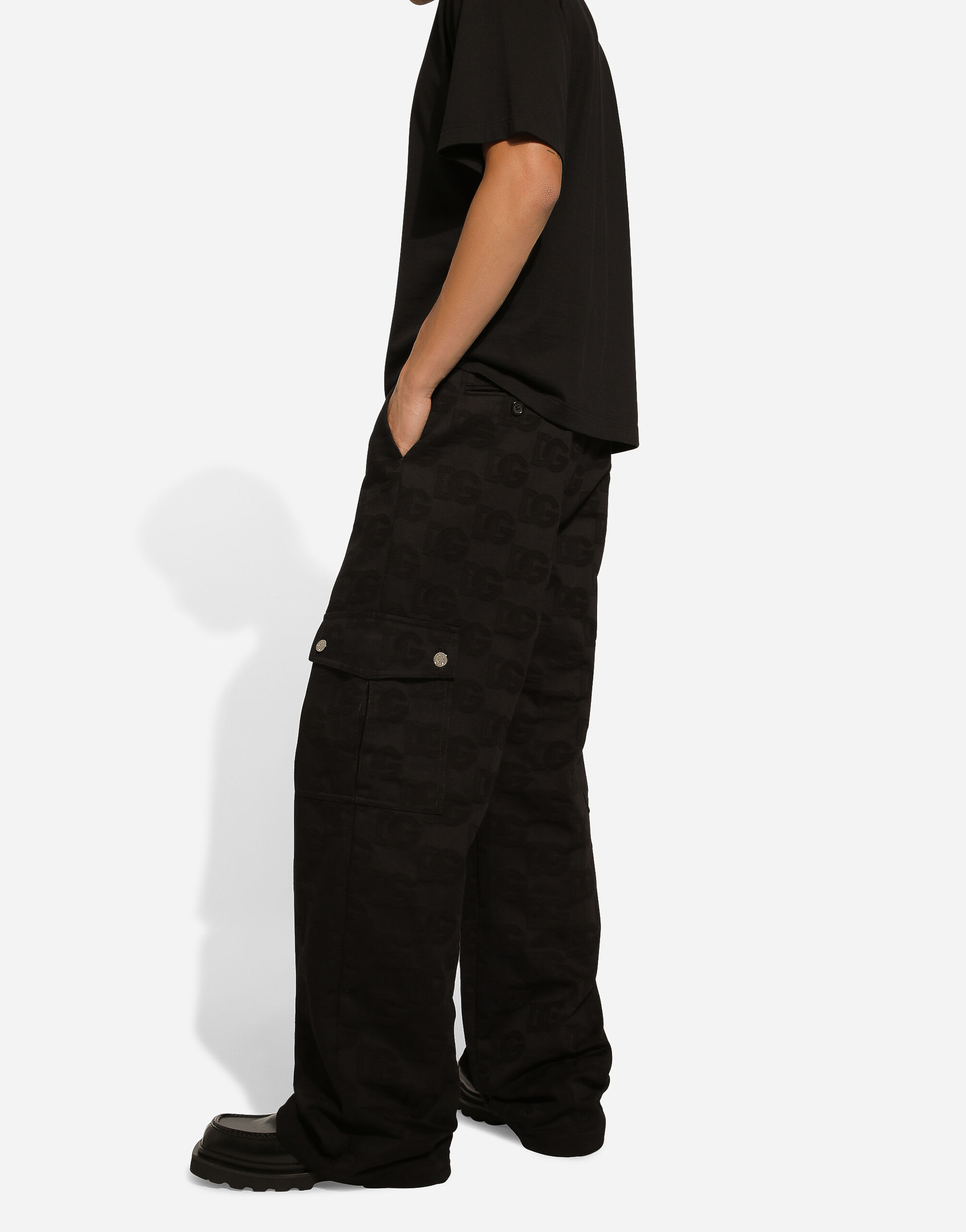 ブラックのメンズ Cotton cargo pants with jacquard DG logo ...