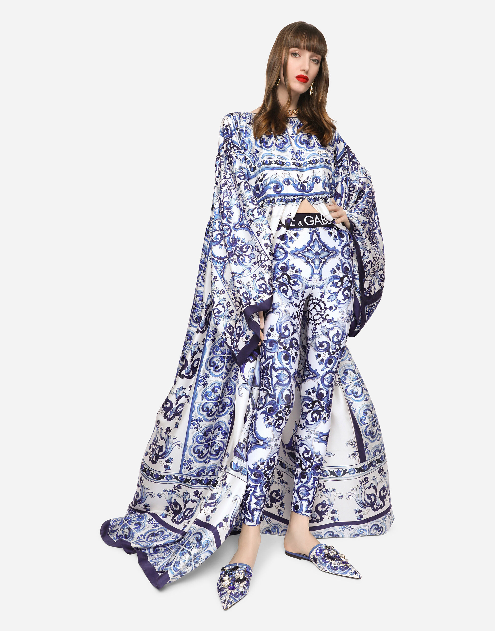 Silk twill caftan with majolica print