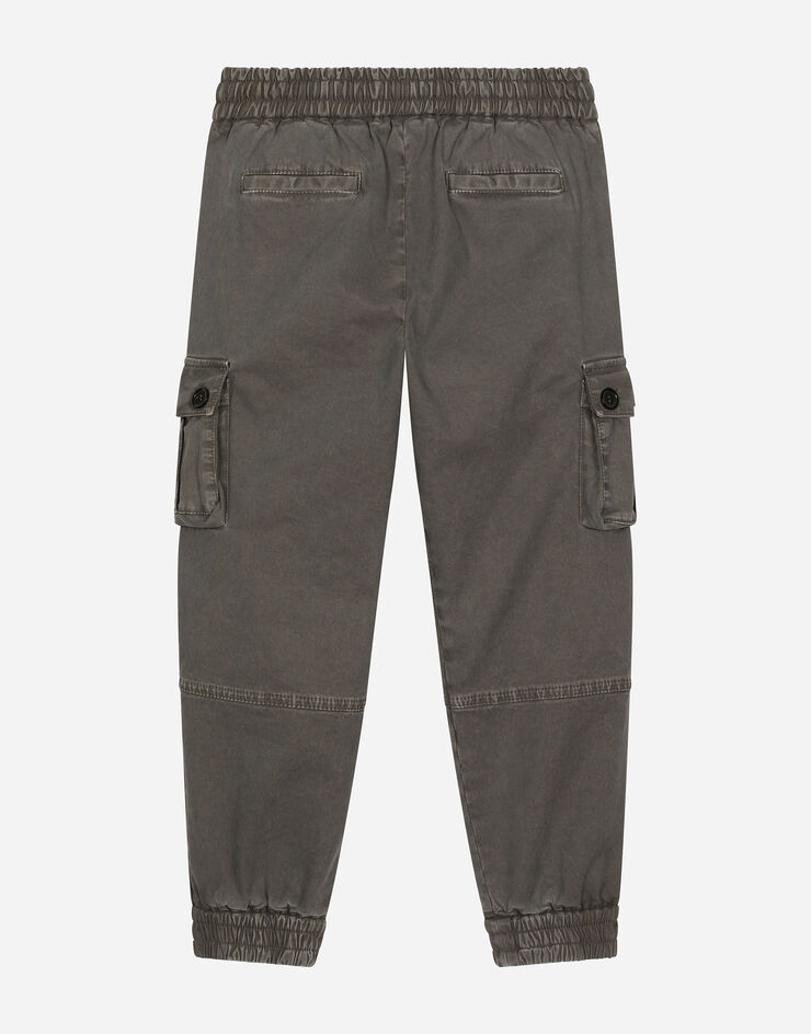 Dolce & Gabbana Pantalon cargo en gabardine avec plaquette à logo Gris L44P66LY090