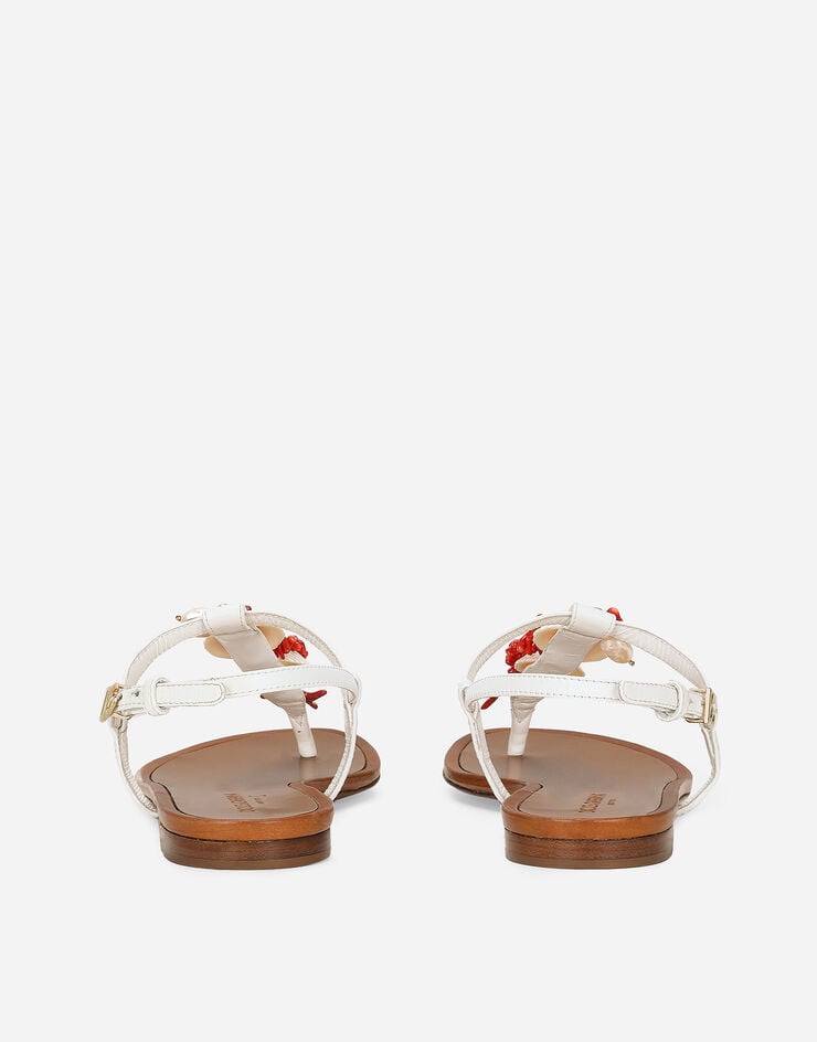Dolce & Gabbana Sandales entredoigts en cuir nappa avec coraux brodés Blanc CQ0604AW116