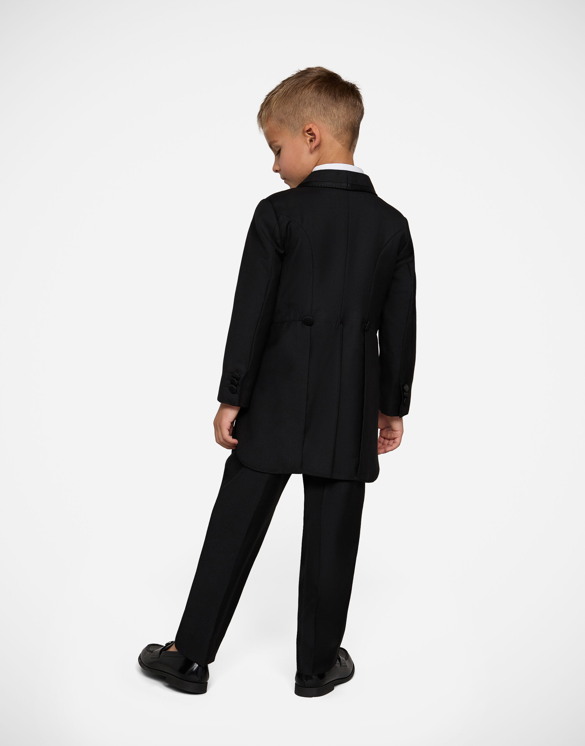 Single-breasted evening suit in stretch woolen fabric