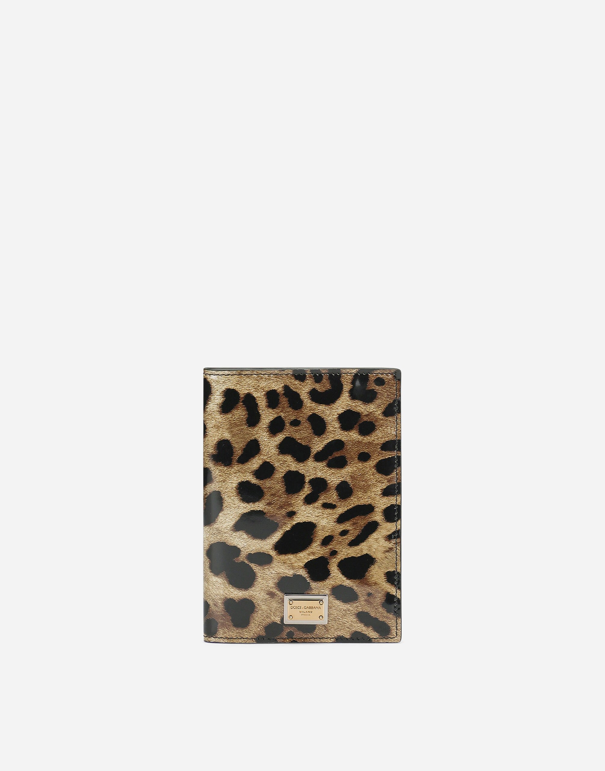 ${brand} Polished calfskin passport holder with leopard print ${colorDescription} ${masterID}