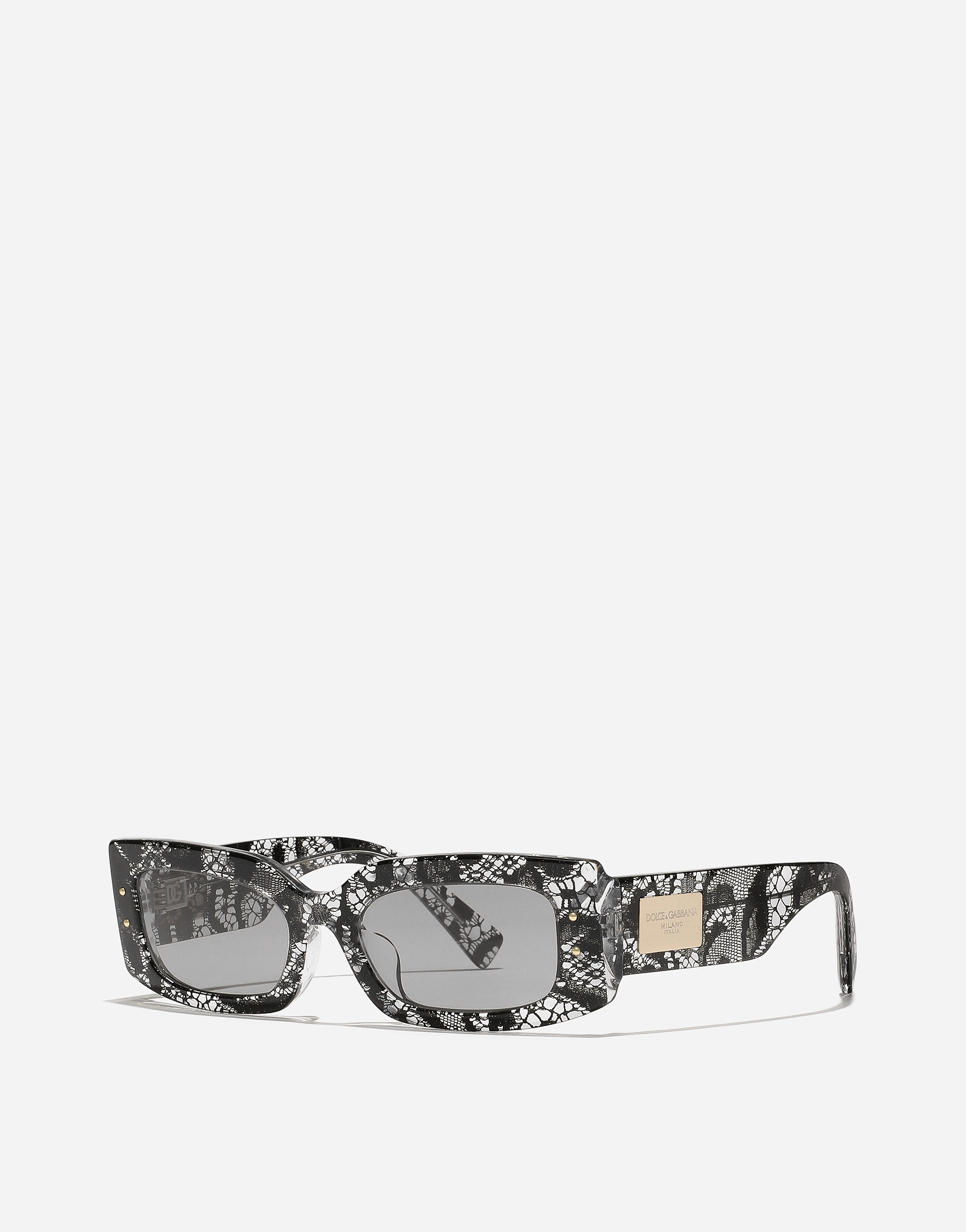 Dolce & Gabbana Dg Plaque Sunglasses In Black Lace