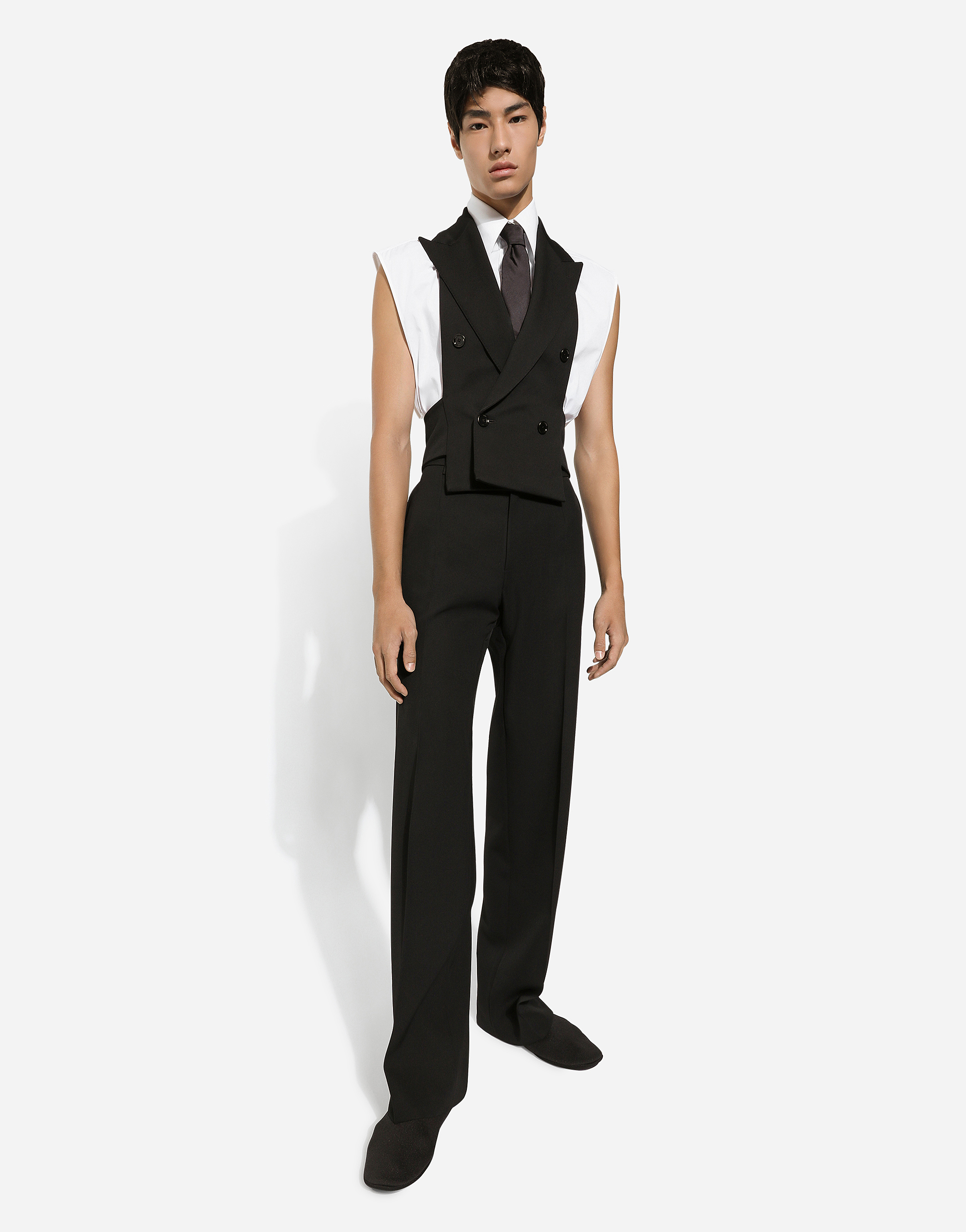 Shop Dolce & Gabbana Sleeveless Oversize Poplin Shirt In ホワイト